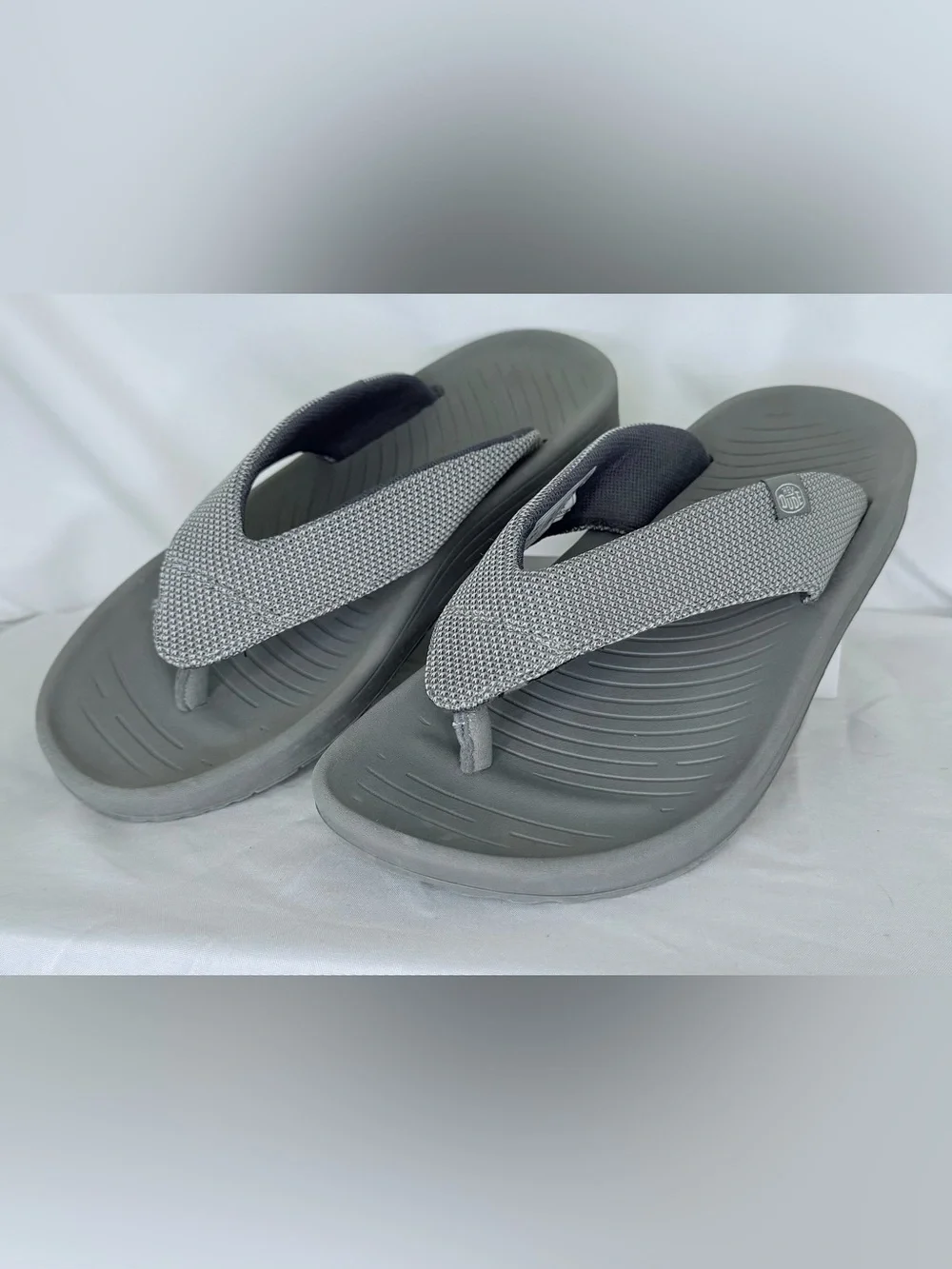 Hey Dude Men's Gray Textured Strap Flip Flops